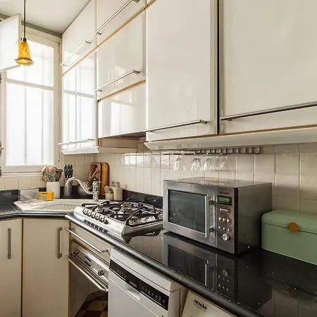 Apartment Beaumarchais-bel Au Coeur Du Marais Paris
